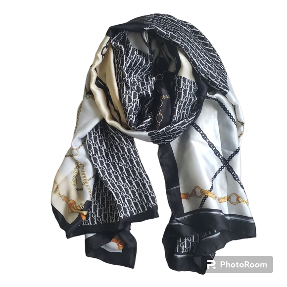 Silk like scarf, NOT DIOR, polyester. - Picture 3 of 8